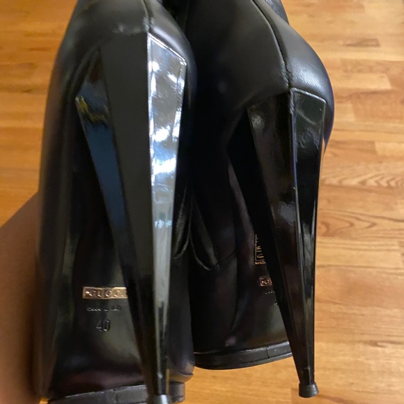 Gucci Strappy Cone Heel Bootie - Picture 7 of 9